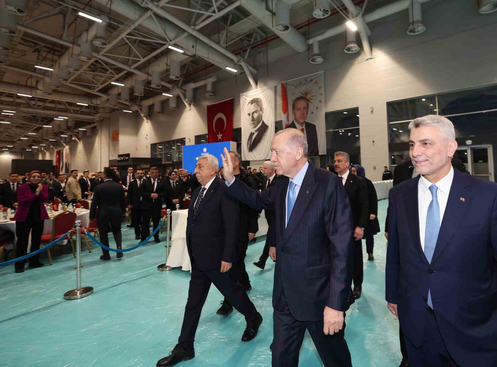 Cumhurbaşkanı Erdoğan’dan esnafa müjde: "Hazine’den yüzde 50 sübvansiyonlu esnaf ve sanatkar kredi limitini 1 milyon liraya yükseltiyoruz"