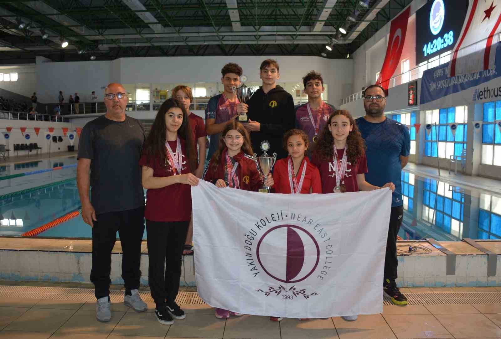 Altın kulaçlardan 14 madalya