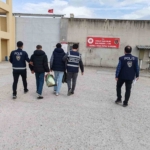 Yaşlı kadını 1 milyon 500 bin lira dolandıran şahıslar yakalandı