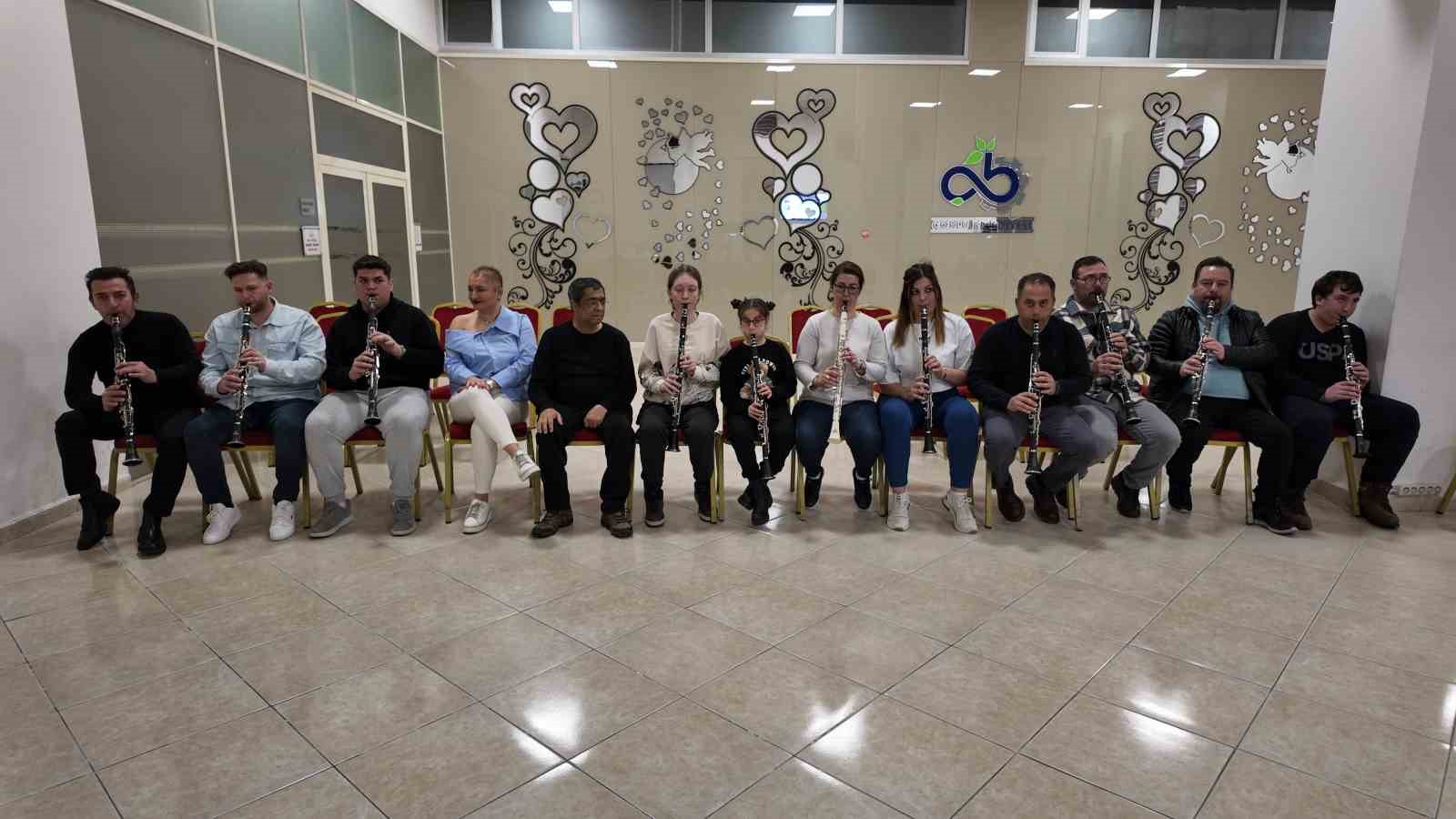 Müzik ve klarnet tutkusuyla hayata bağlandı