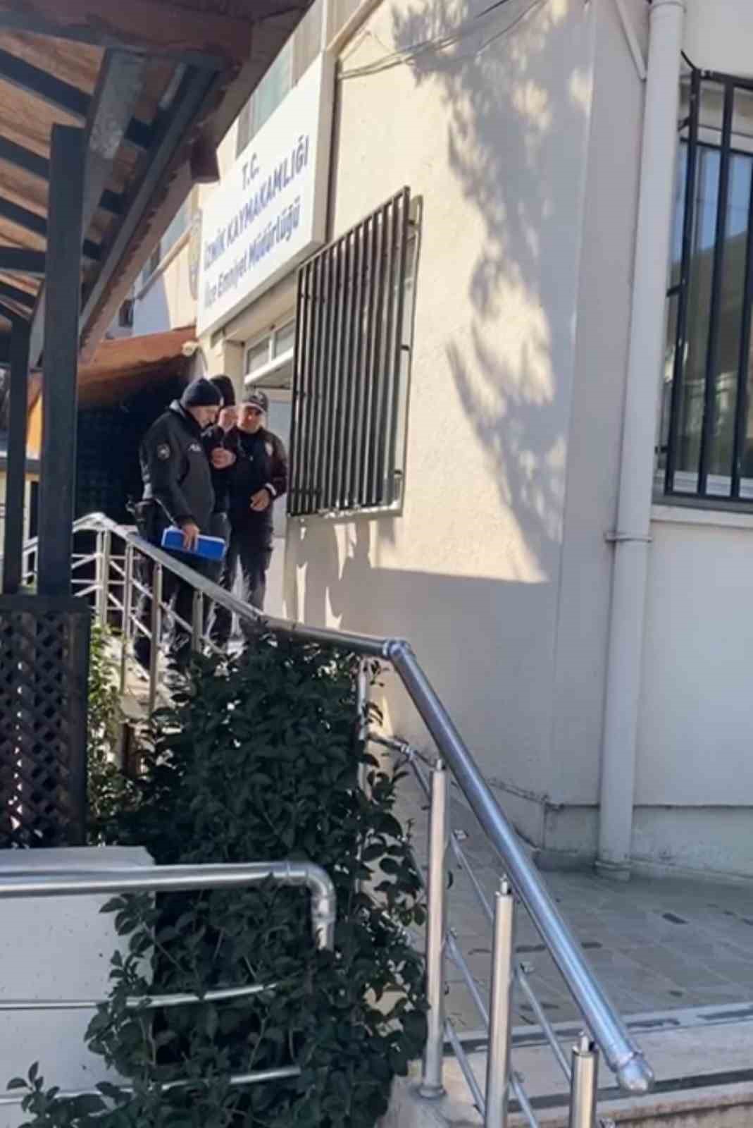 Bursa’da cezaevinden firar eden şahıs saklandığı evde yakalandı