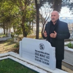 Oğlu Oğuz Murat Aci’nin ölüm yıl dönümünde mezarı başında dua eden baba Aci: "İlk günkü gibi yaramız tazelendi, yüreğimiz yanıyor"