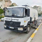 Esenyurt’un sokakları bayrama hazır