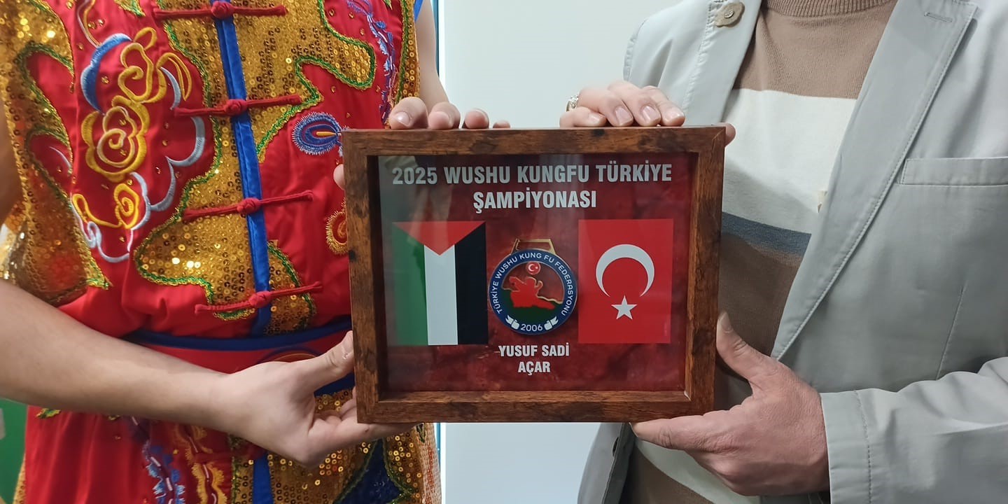 Türkiye birinciliği madalyasını Filistin’e destek için bağışladı