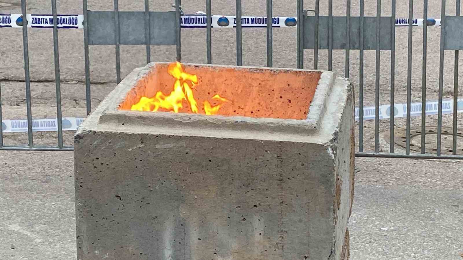 Yer altından çıkan gaz 6 gündür yanıyor