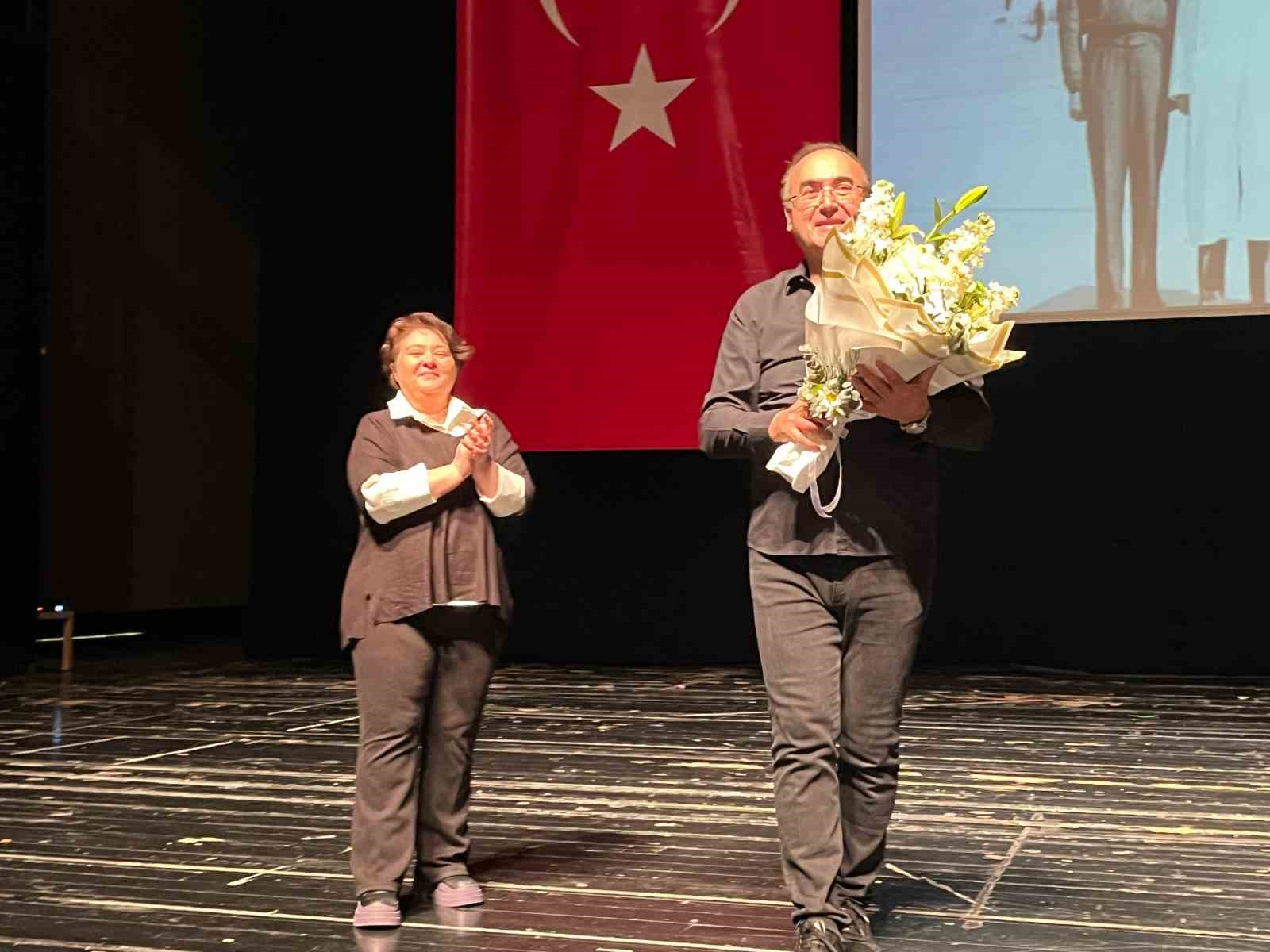 Sunay Akın ile ‘Mahya Işıkları’