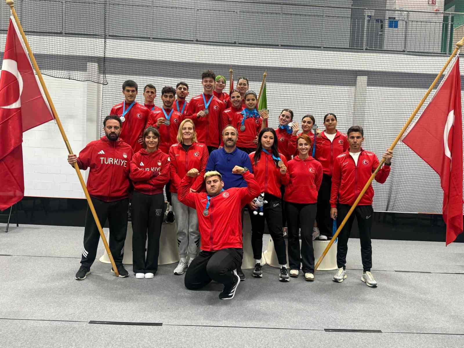 Bakan Bak’tan özel sporcular için tebrik mesajı