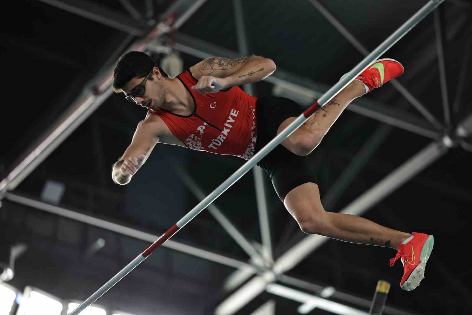 Milli atlet Ersu Şaşma, dünya 6.’sı oldu