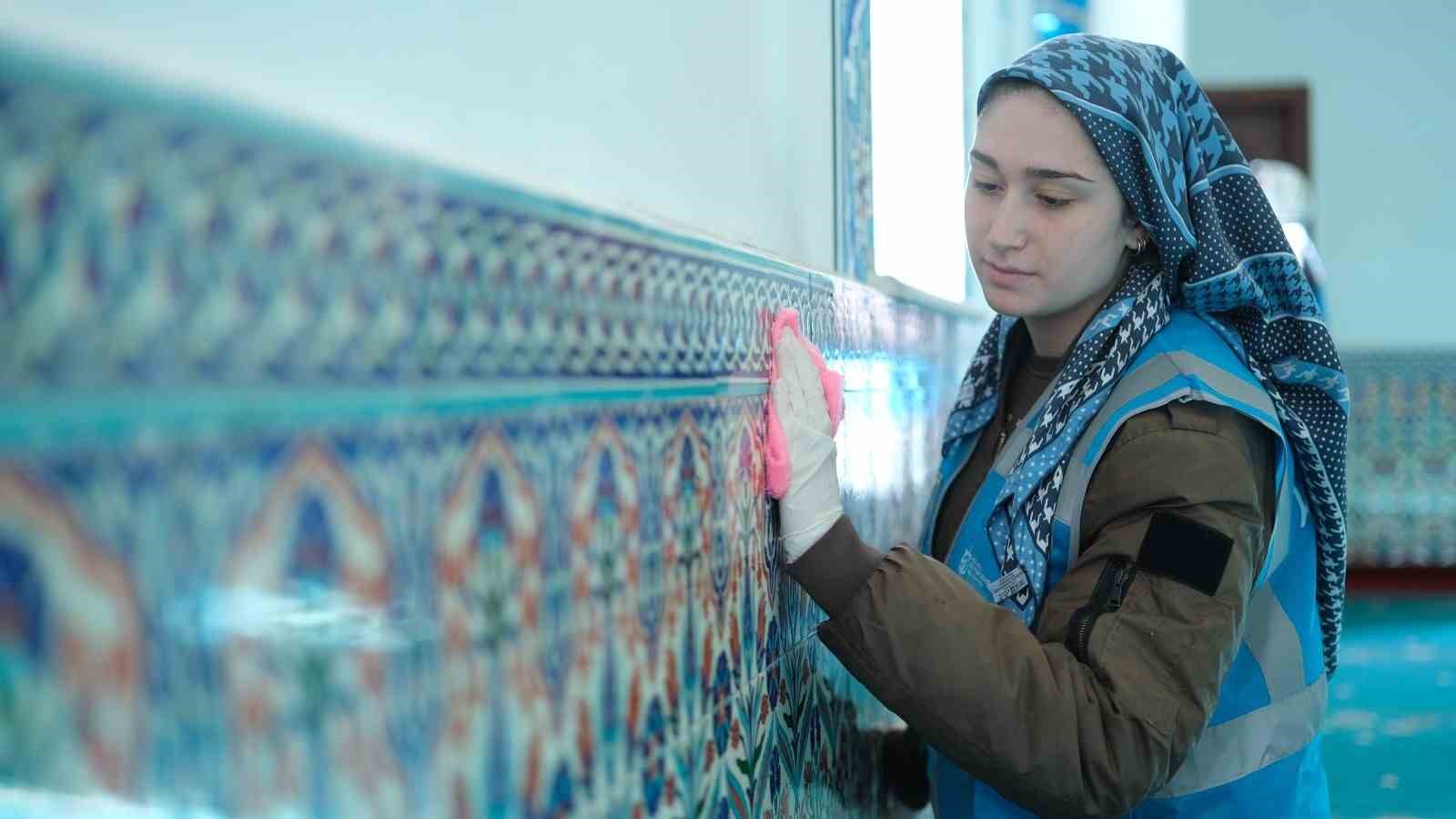 Bin 200 genç iyilik için yarıştı