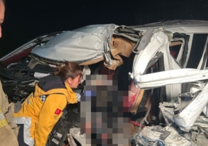 Sarıyer’de İETT otobüsü ile hafif ticari araç çarpıştı: 1 ölü, 1 yaralı