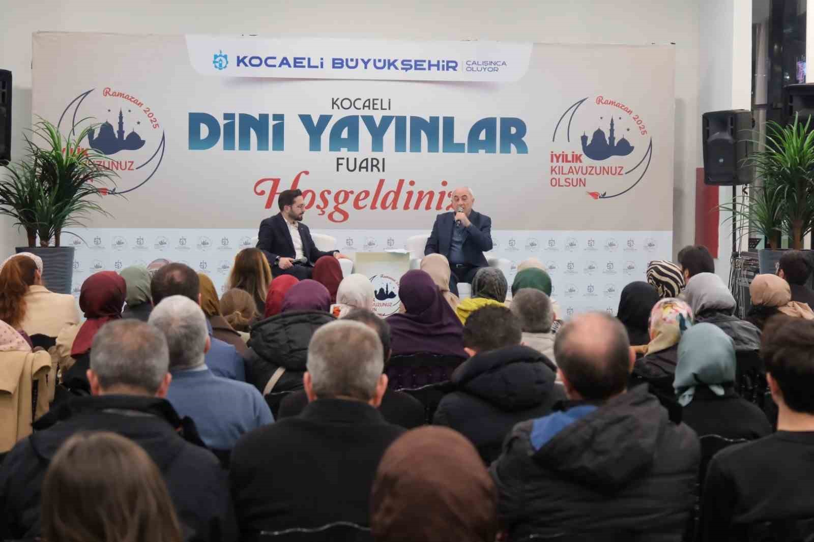 Ünlü yazar gençlere seslendi: "Büyük düşünün ve cesur adımlar atın"