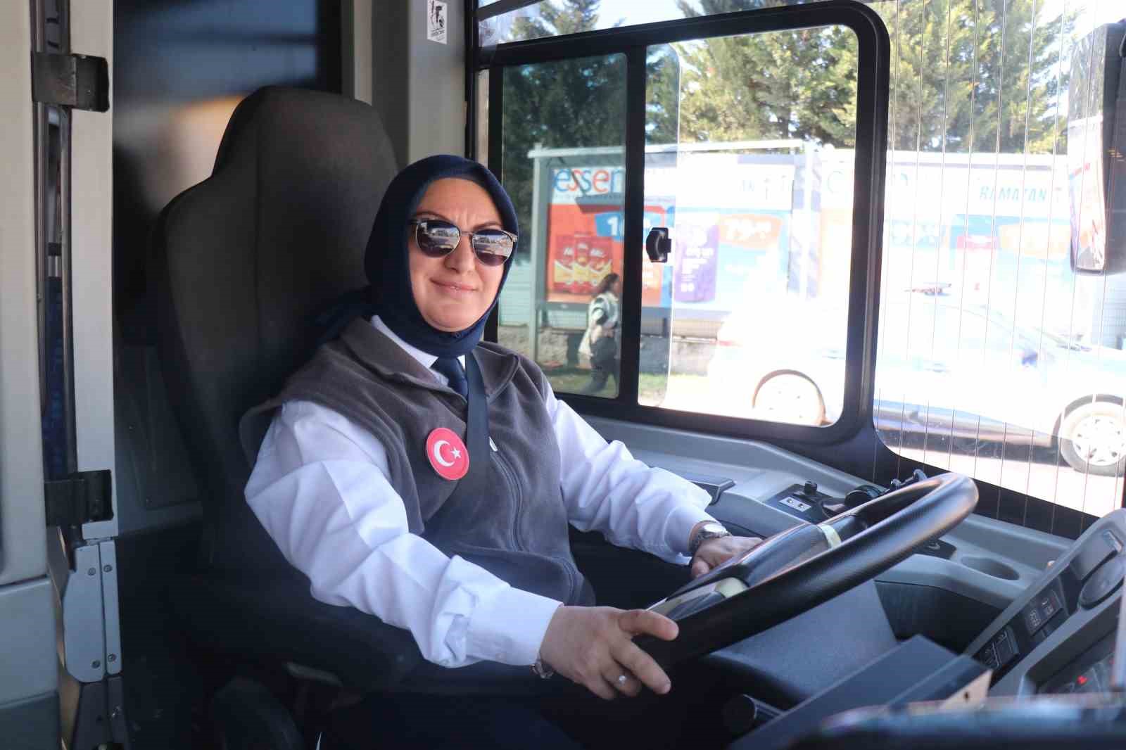 Ön yargıları kırıp belediye şoförü oldu: 2 çocuk annesi 8 yıldır direksiyon başında