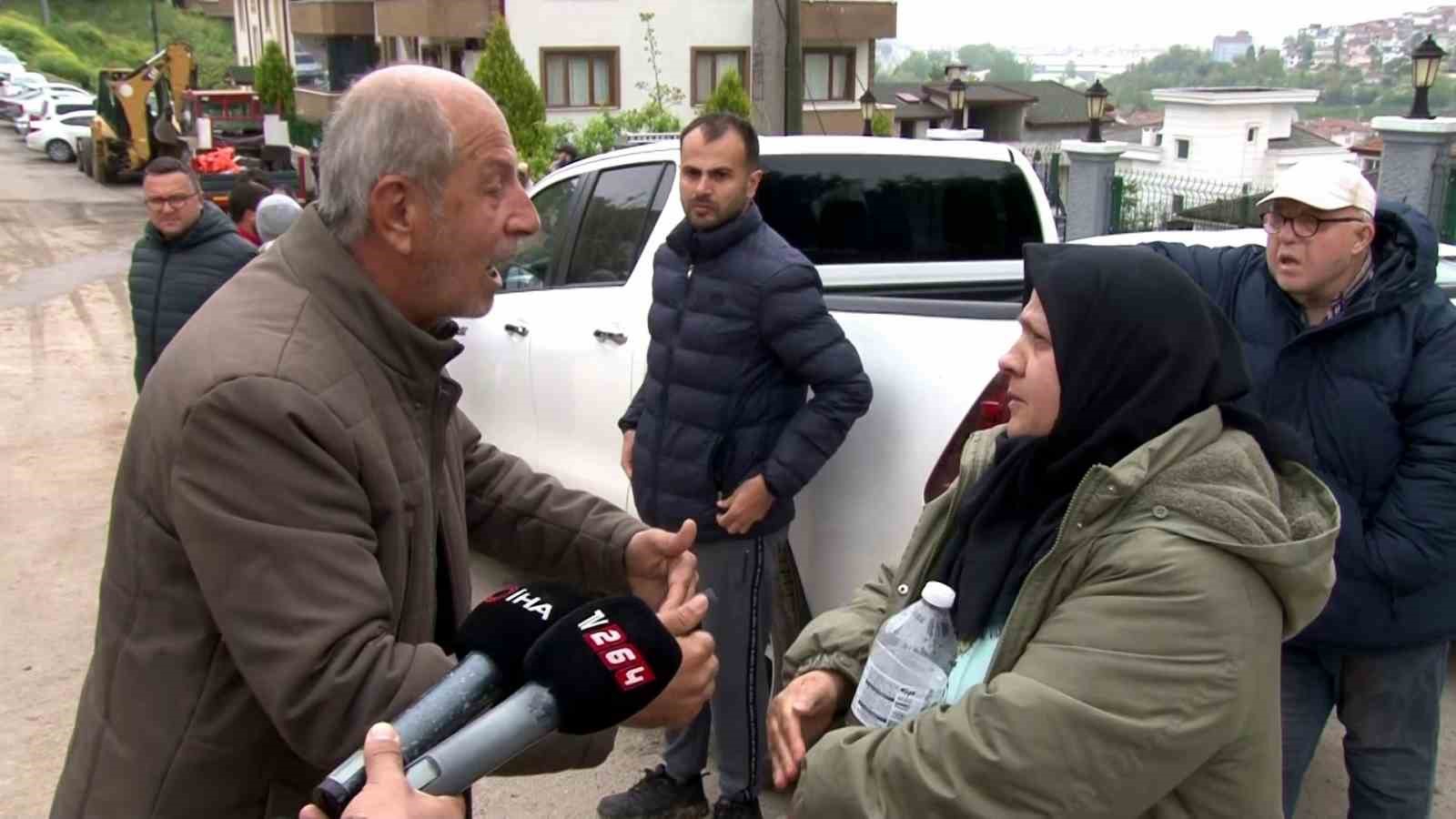 Serdivan’da bir bina çökme riski ile karşı karşıya: Müdür, "Bir saniye" diyerek mağdur kadını susturmaya çalıştı