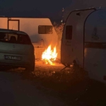 Deprem sonrası vatandaşlar karavanda ve parklarda geceliyor