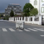 Büyükçekmece’de minaresi hasar alan cami ibadete kapatıldı