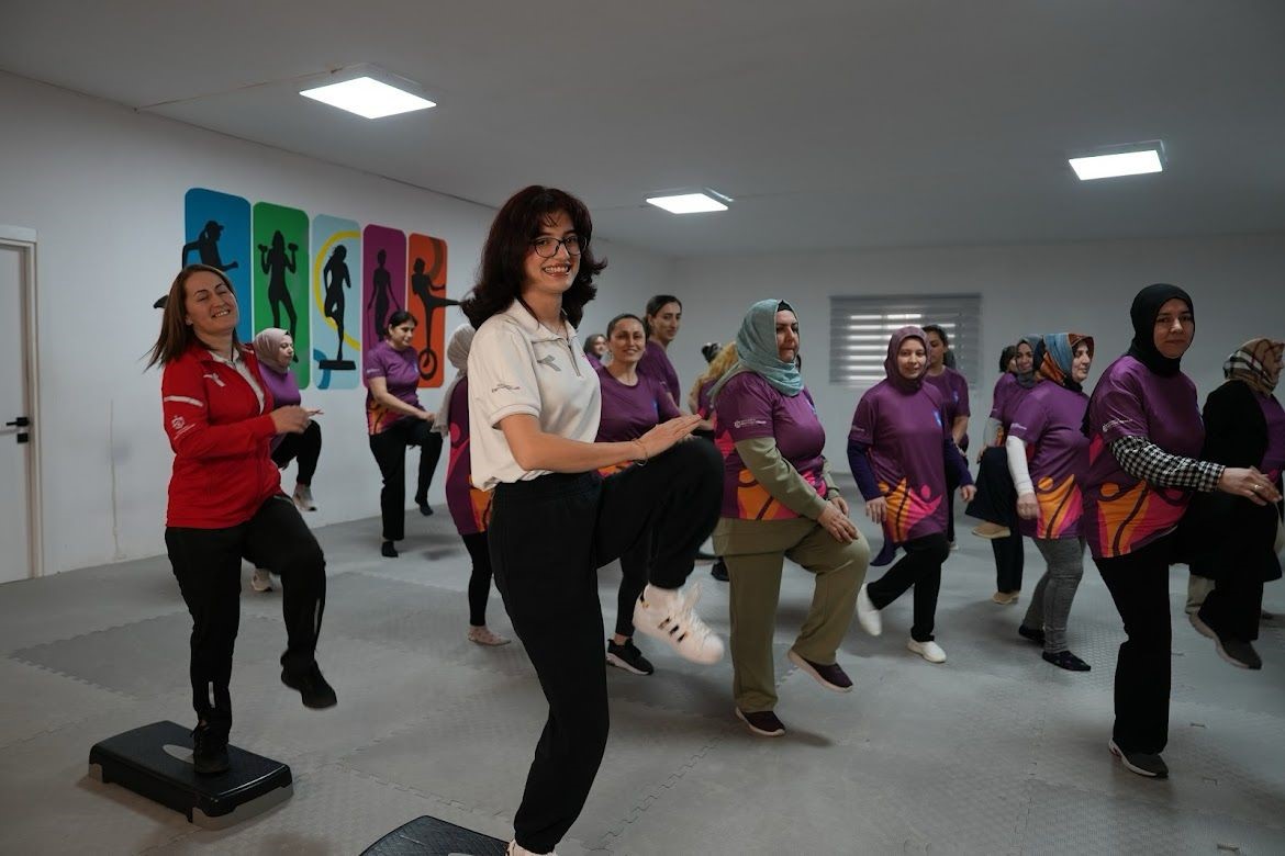 Bir yılda 13 ton kilo verdiler