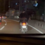 Motosiklete ters bindi, tehlikeli anlar kamerada