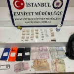 Esenyurt’ta uyuşturucu ticareti yapanlara polis baskını: 4 gözaltı, çikolatalı bonzai ele geçirildi