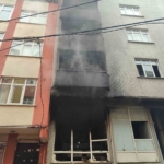 Bağcılar’da araç paspası üreten iş yerinde korkutan yangın