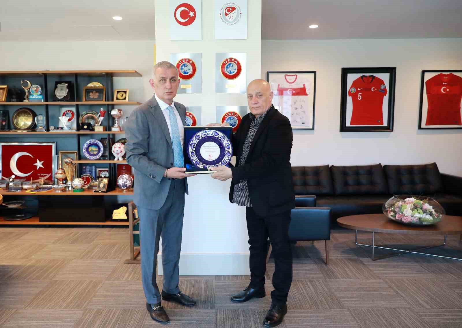 İstanbulspor Başkanı Sarıalioğlu’ndan TFF Başkanı İbrahim Hacıosmanoğlu’na ziyaret
