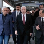 İstanbul Valisi Gül, metrobüs kazasında yaralanan vatandaşları ziyaret etti