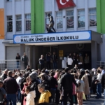 Zeytinburnu’nda 19. Geleneksel Kitap Okuma Yarışması sınavı yapıldı