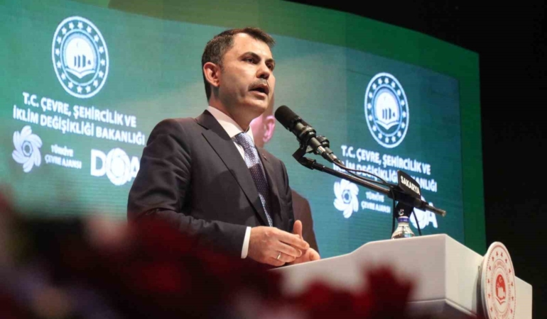 Bakan Murat Kurum: "Depremin bu ülke için bir beka meselesi olduğunu düşünüyorsak hep birlikte mücadele etmek zorundayız"