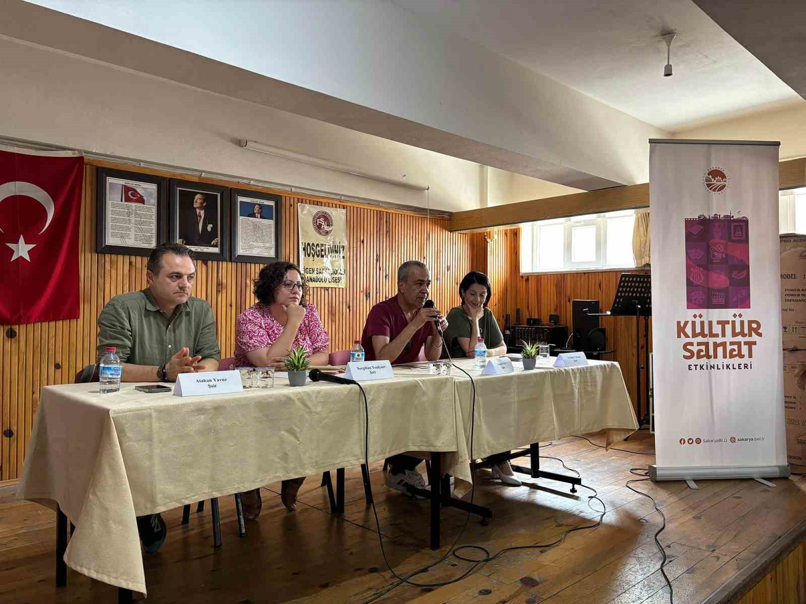 Şiirin en güzel dizeleri liselere taşındı: Şairler Sakarya’da öğrencilerle buluştu