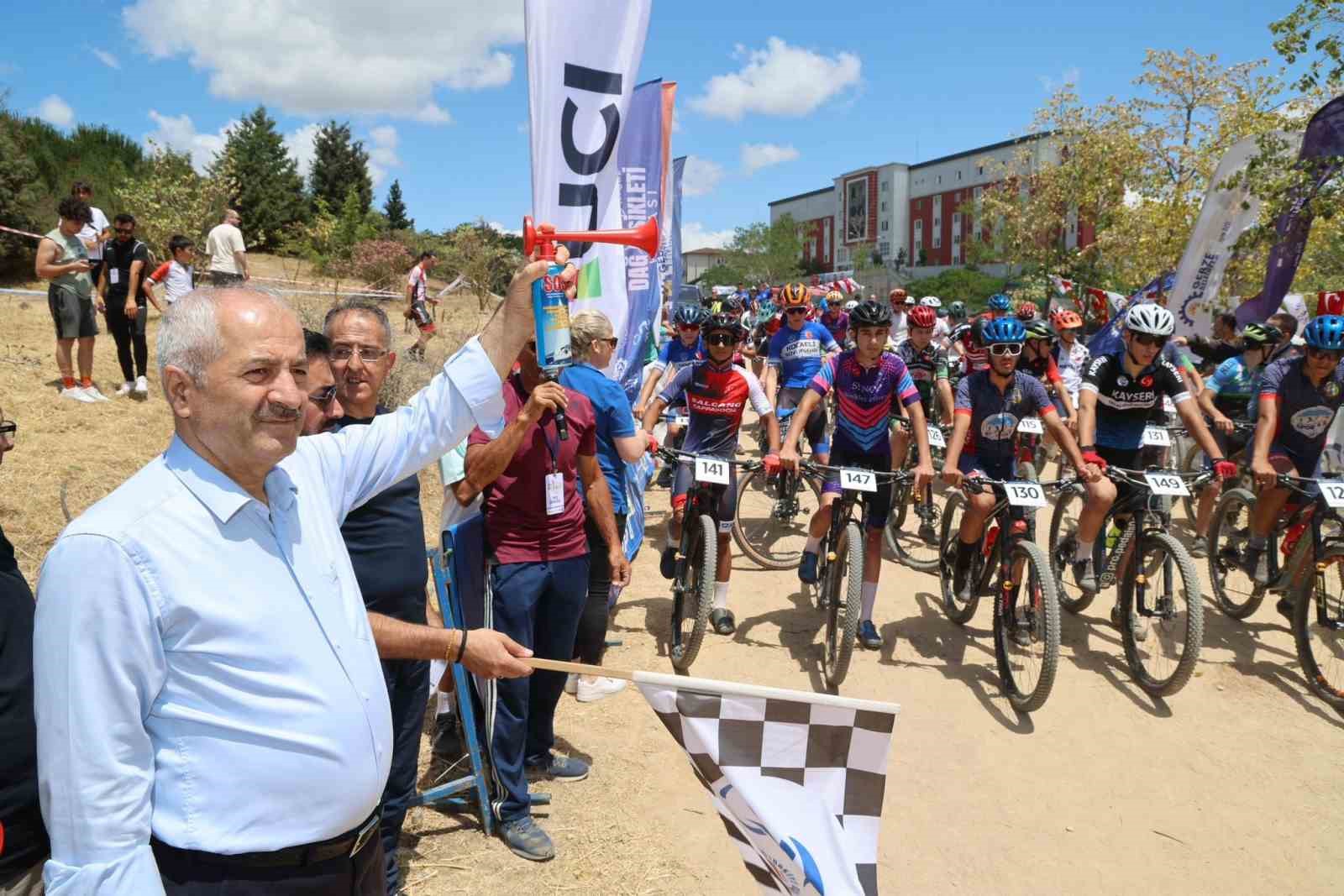 Gebze Uluslararası Dağ Bisikleti Kupası ilgi gördü