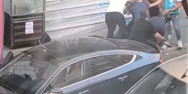 Avcılar’da iki şahıs, yaşlı adamı sopayla dövdü