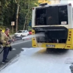 Sarıyer’de otobüste çıkan yangın söndürüldü