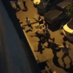 Bayrampaşa’da sandalyelerle birbirlerine öldüresiye saldırdılar: O anlar kamerada