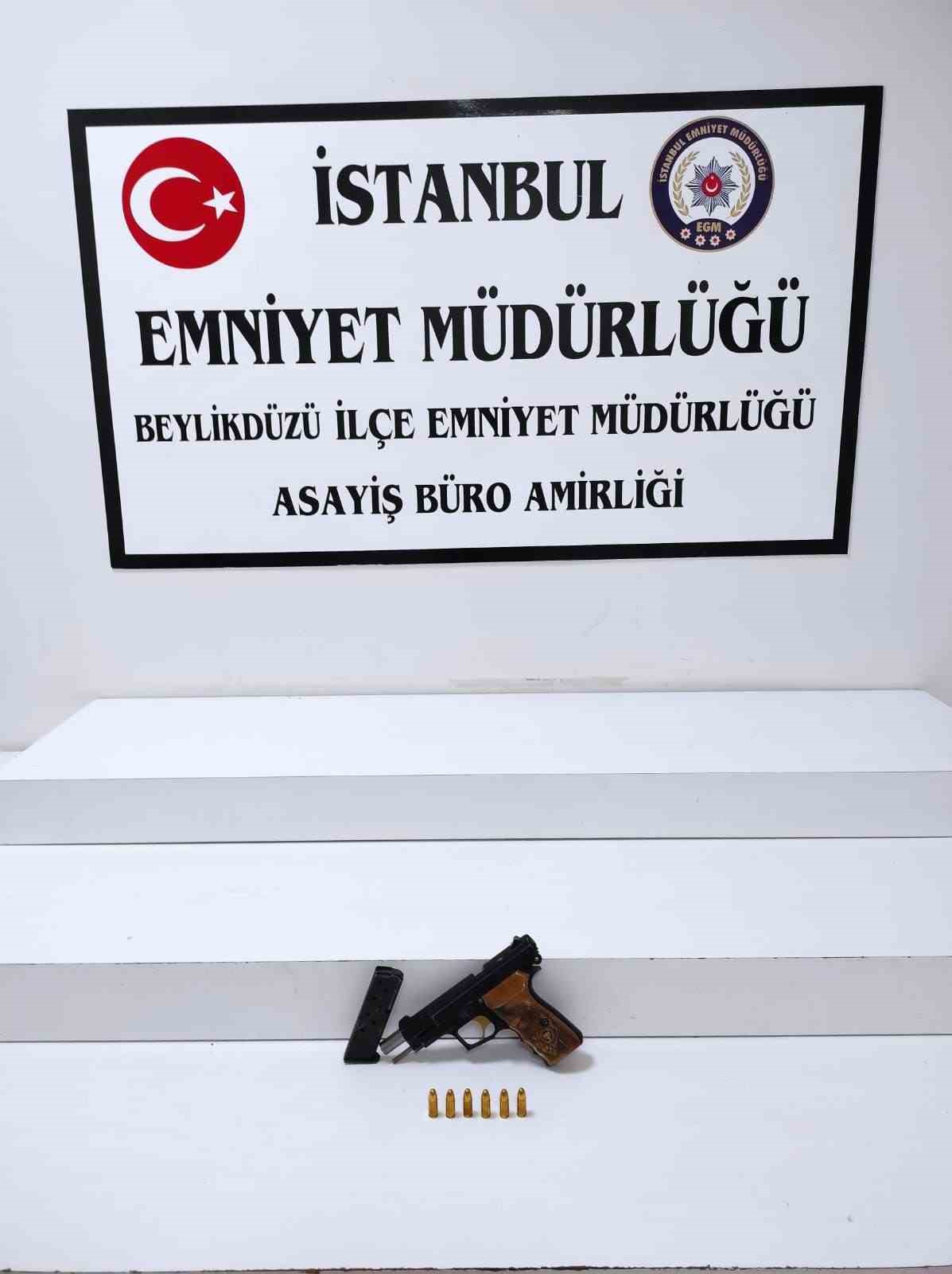 40 bin TL’ye anlaştılar, park halindeki arabayı kurşunladılar: O anlar kamerada