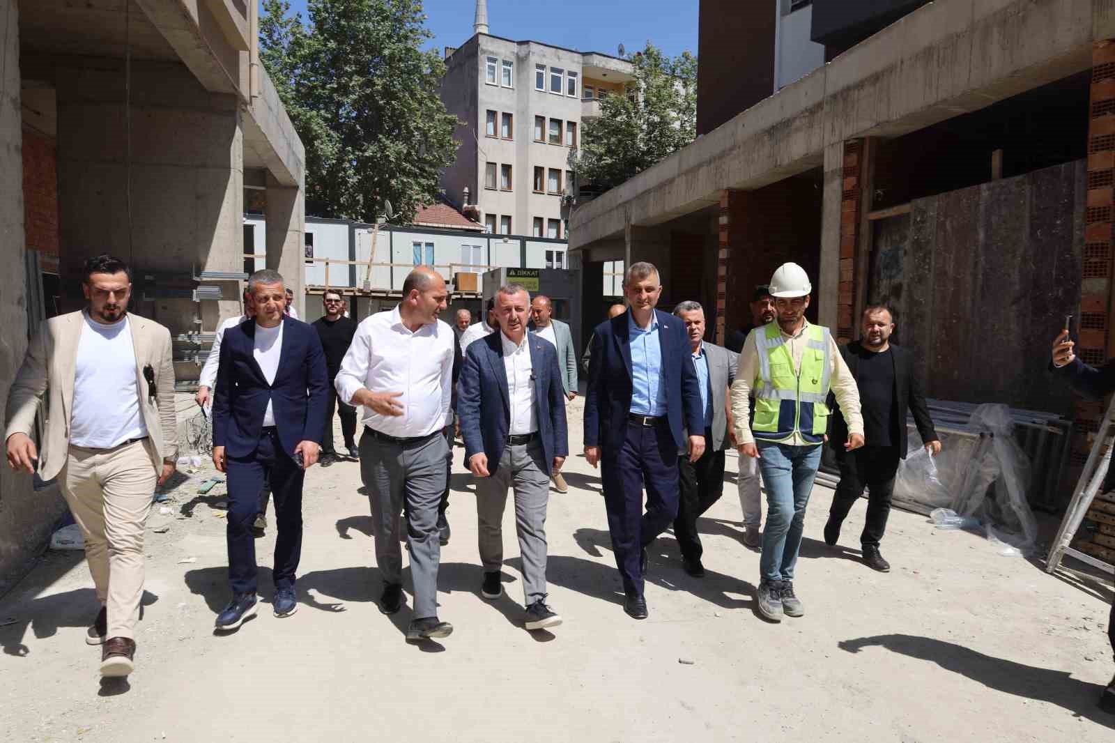 Gölcük’te dönüşüm hızla sürüyor