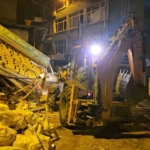 Beyoğlu’nda patlama sonucu yıkılan binanın enkaz kaldırma çalışmaları devam ediyor
