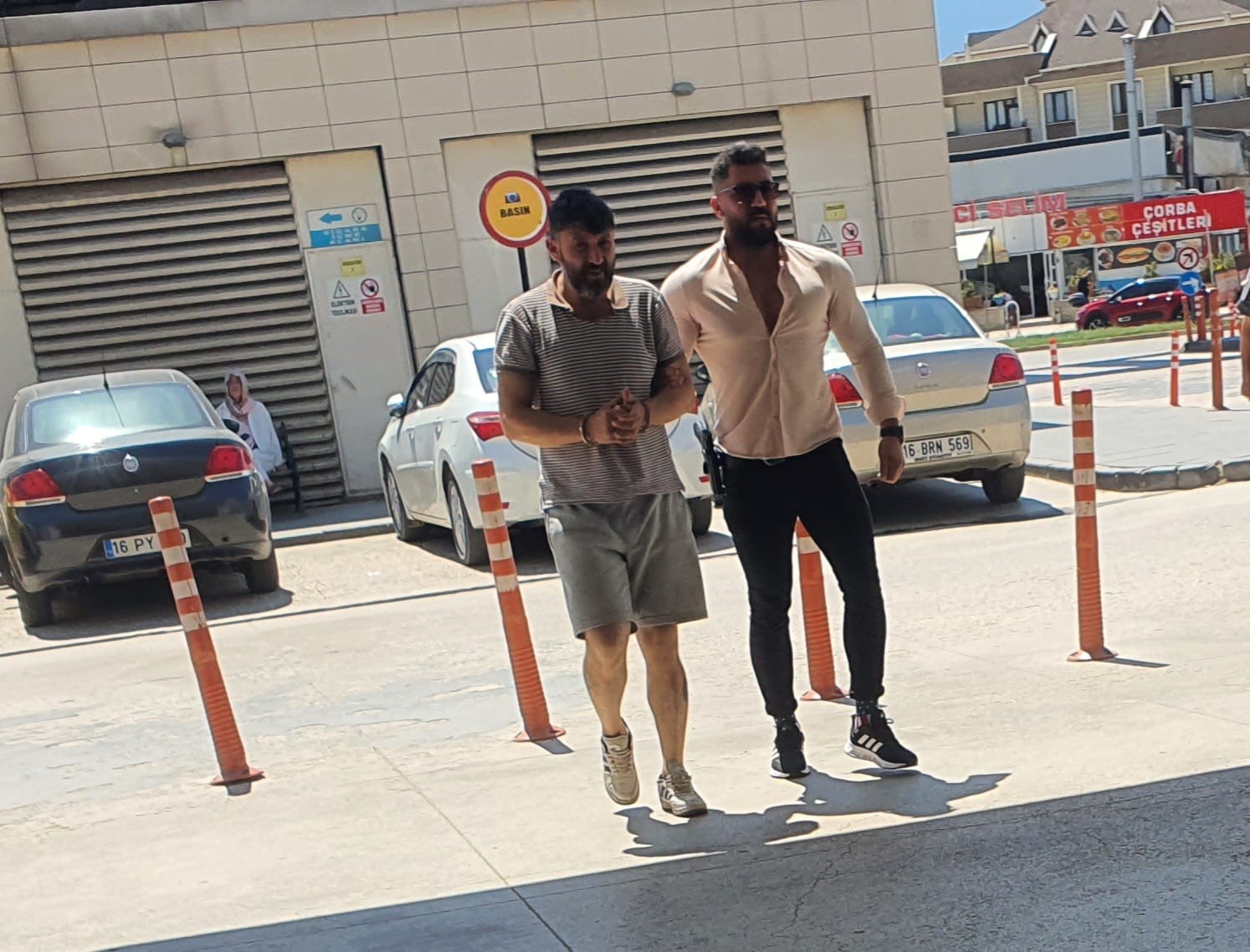 İnegöl’de depoya uyuşturucu baskını