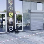 Küçükçekmece’de oto galeriye kurşun yağmuru