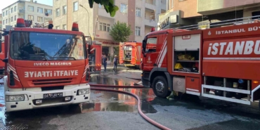 Pendik’te 4 katlı binanın çatısında yangın çıktı