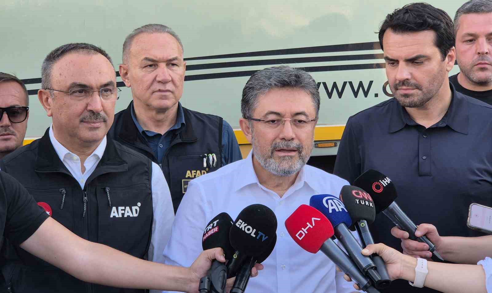 Bakanı Yumaklı: "Şarköy’deki yangında 22 kişi hastanelik oldu, bin 320 kişi tahliye edildi"