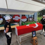 Trafik kazasında hayatını kaybeden polis ve ailesi toprağa verildi