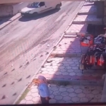 Arnavutköy’de freni boşalan teknik servis aracından personel kendini attı