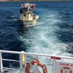 Çanakkale Boğazı’nda makine arızası yaparak sürüklenen tekne kurtarıldı