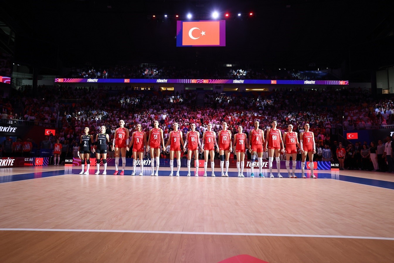 A Milli Kadın Voleybol Takımı, Polonya’ya gitti