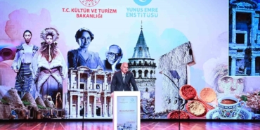 Bakan Ersoy, Yunus Emre Enstitüsü Yaz Okulları Kapanış Programı’na katıldı