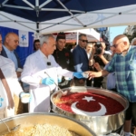 Küçükçekmece Belediyesi’nden binlerce kişiye aşure ikramı