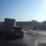 Başakşehir’de 10 aracın karıştığı zincirleme kaza kamerada