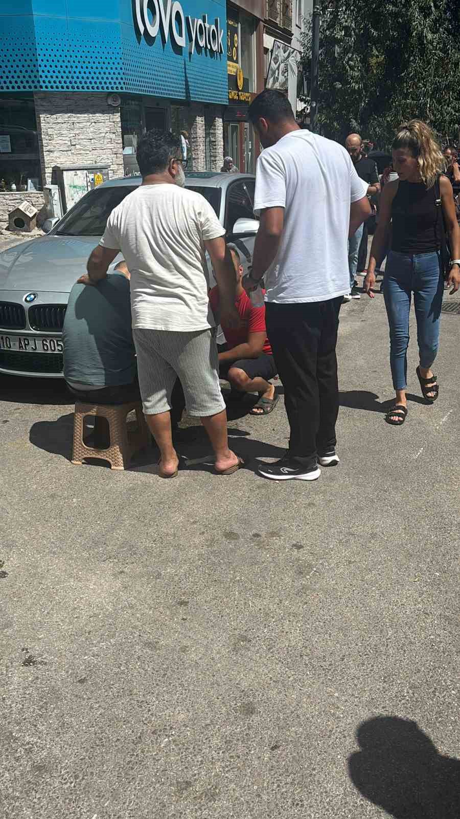 Bandırma’da motosikletin çarptığı yaşlı kadın ağır yaralandı