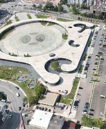 Milli İrade Meydanı otoparkıyla rahatlık sağlıyor