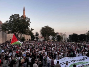 İstanbul’da "Gazze’ye Umut Işığı Ol" yürüyüşü: Binlerce kişi Ayasofya Camii’ne yürüdü