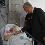 Bakan Memişoğlu Balıkesir’de meydana gelen depremde yaralananları ziyaret etti